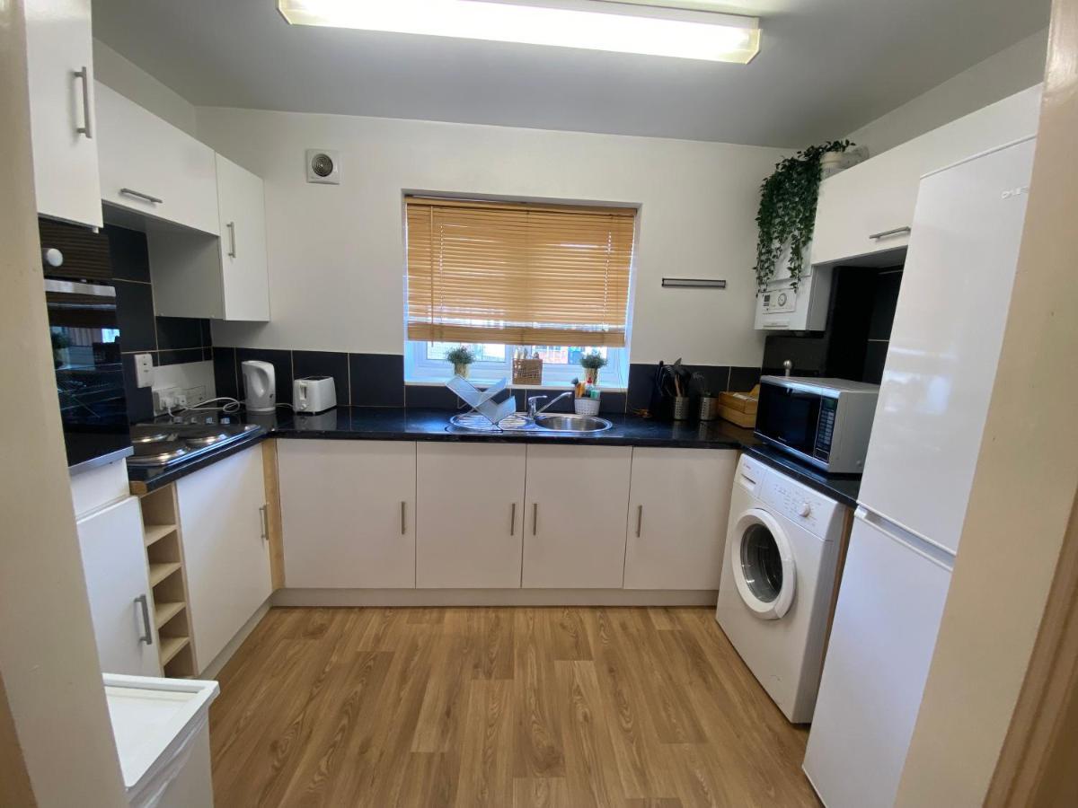 Villa Private House With Free Park For Group Near Wembley Station London Exterior foto
